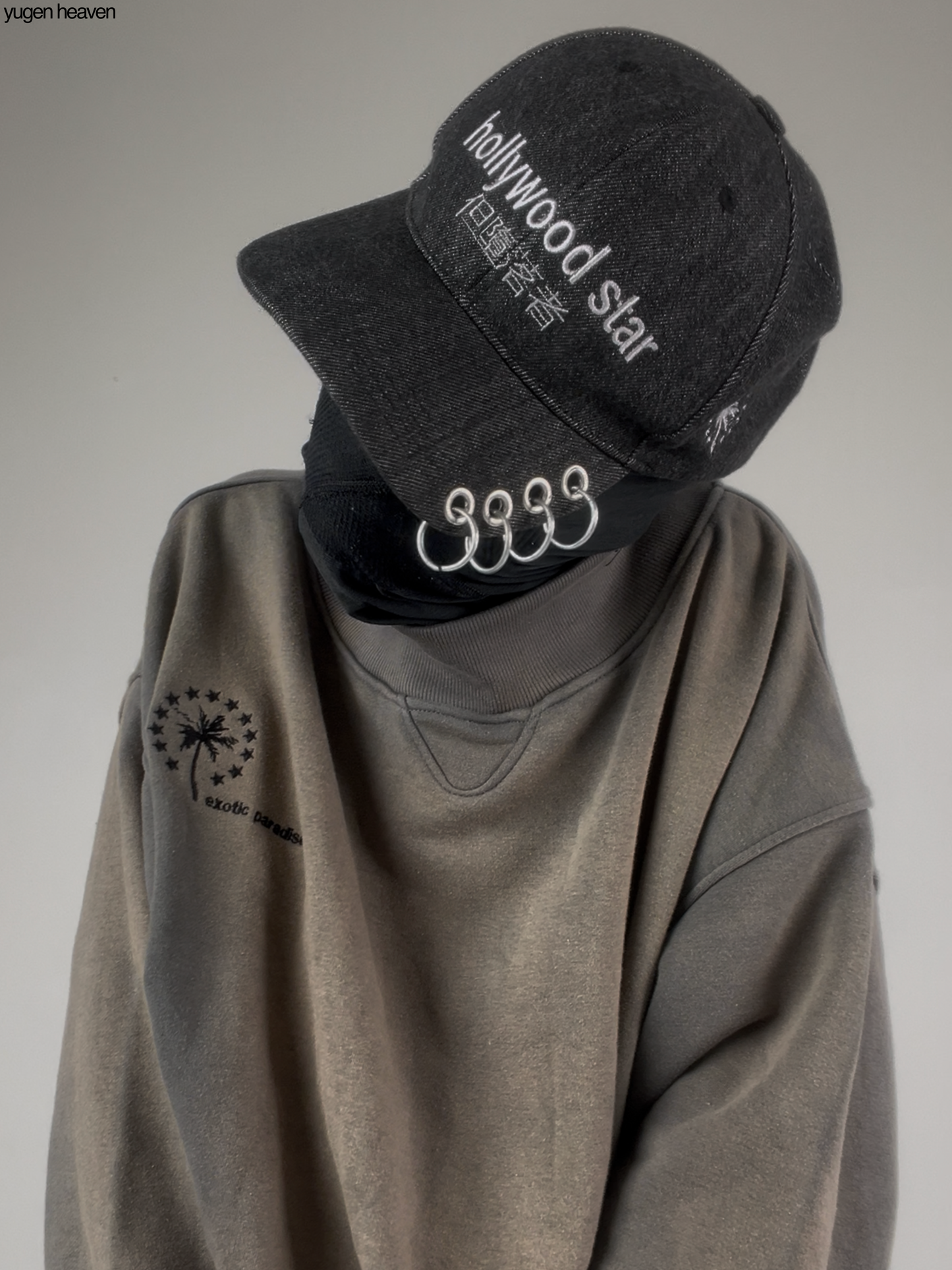EXOTIC CREWNECK